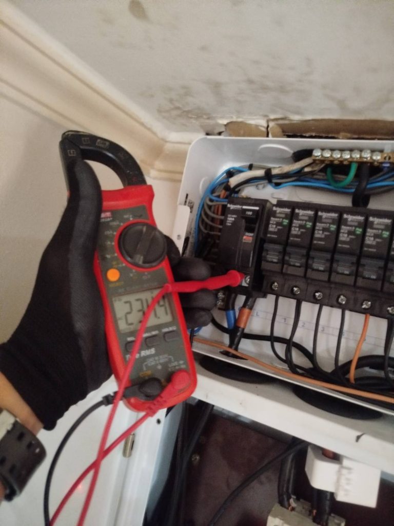 วัดไฟตู้คอนซูมเมอร์