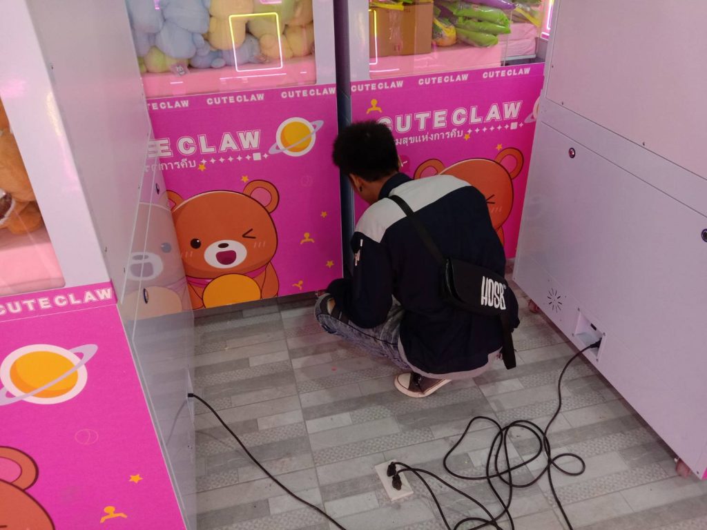 ตรวจเช็กปลั๊กไฟ