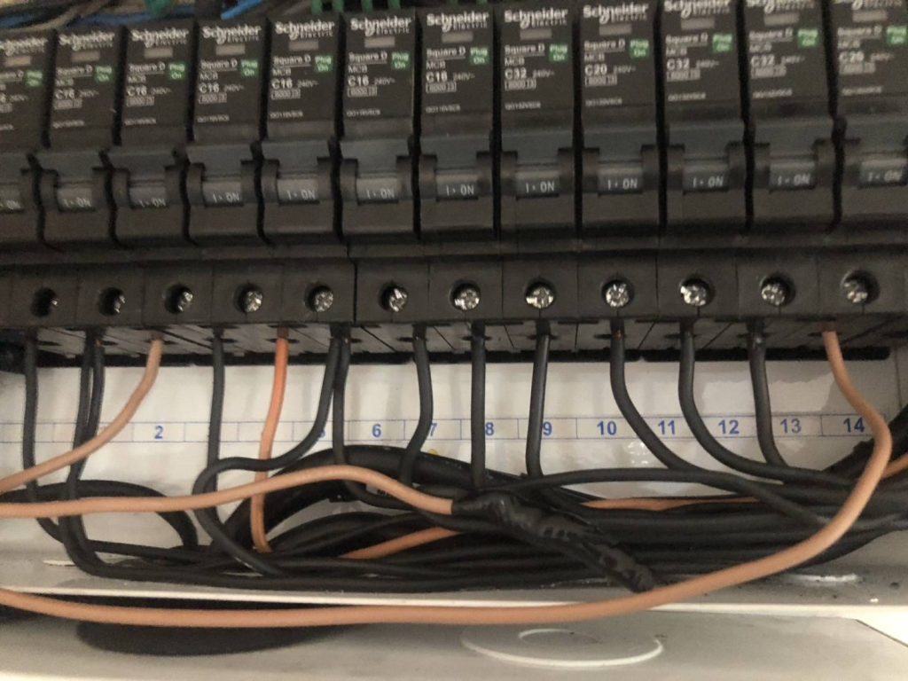 เซอร์กิตเบรกเกอร์