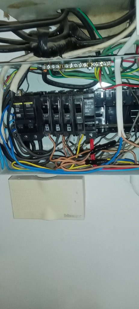 เซอร์กิตเบรกเกอร์ในตู้คอนซูมเมอร์