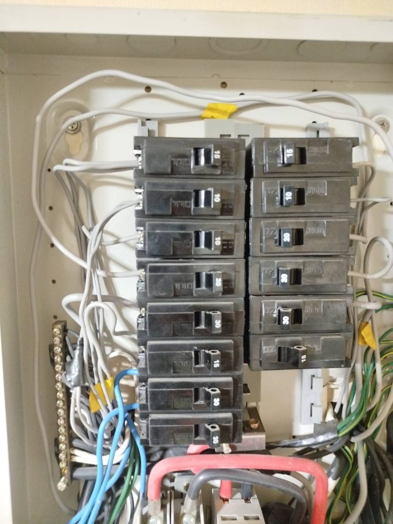 เซอร์กิตเบรกเกอร์ในตู้โหลดเซ็นเตอร์