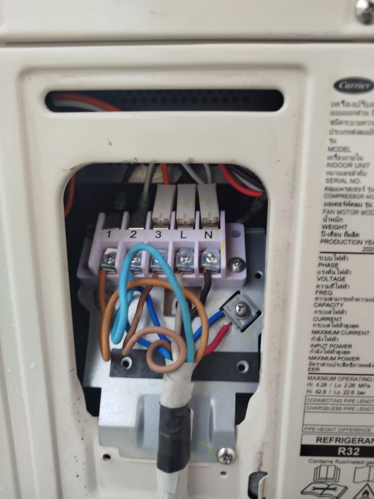 จุดต่อสายไฟในคอมเพรสเซอร์แอร์