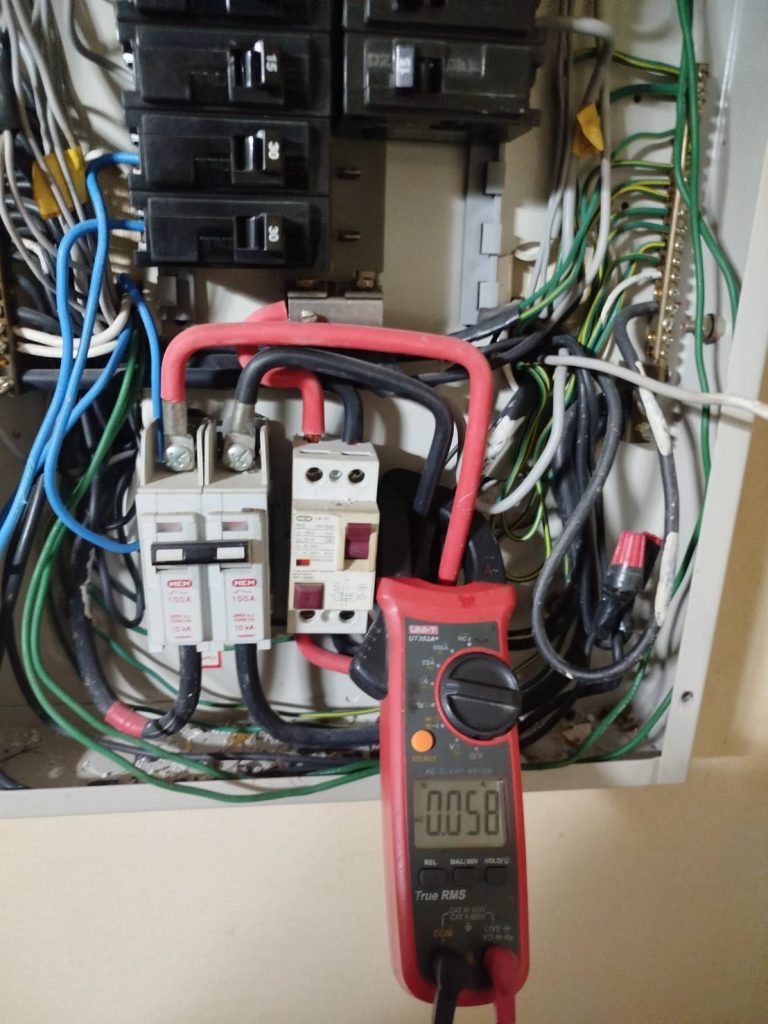 วัดไฟตู้โหลดเซ็นเตอร์