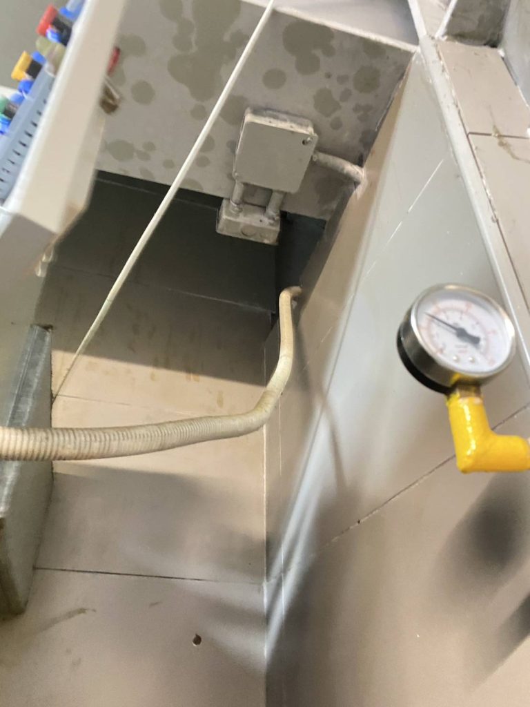 แนวท่อสายไฟและกล่องพักสาย