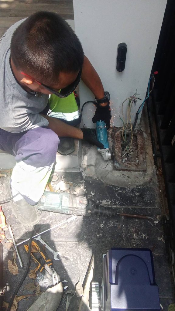 เตรียมจุดติดตั้งมอเตอร์ประตูรีโมท