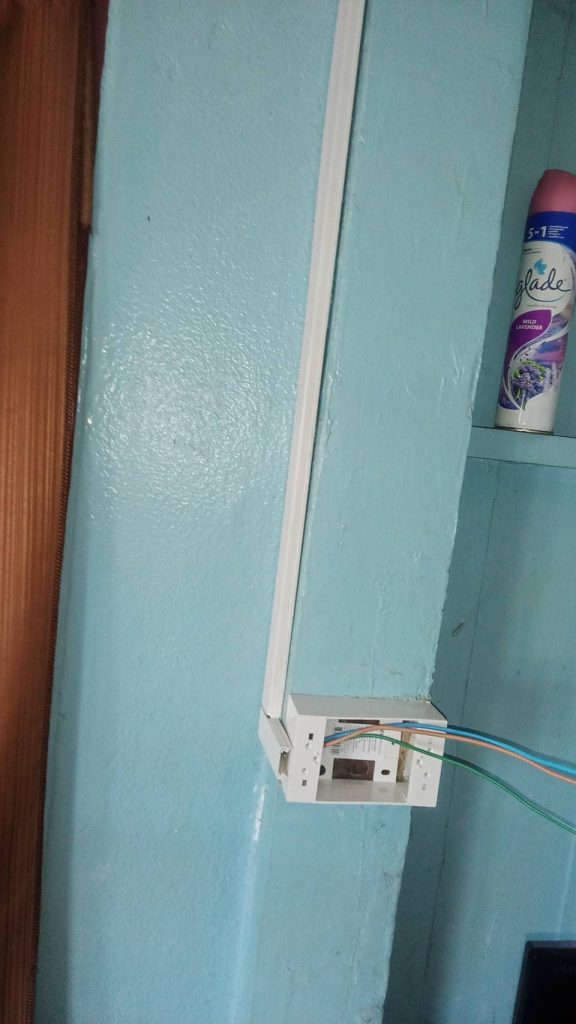 เดินสายติดตั้งปลั๊ก