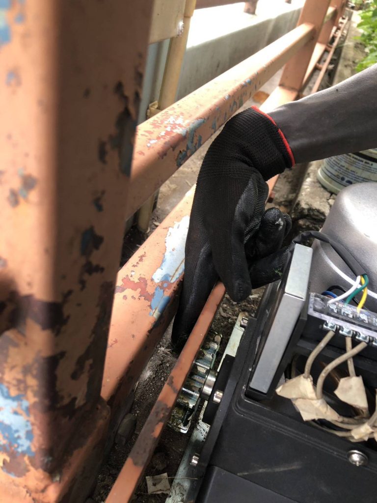 ติดตั้งมอเตอร์ประตูรีโมท