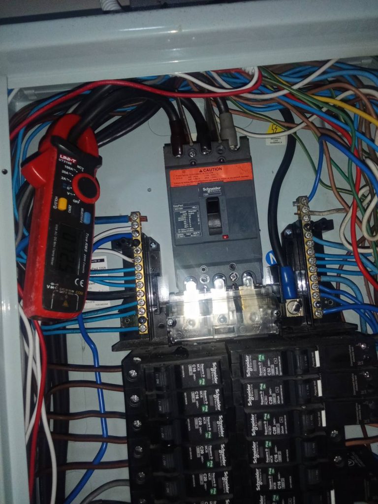 วัดไฟตู้โหลดเซ็นเตอร์