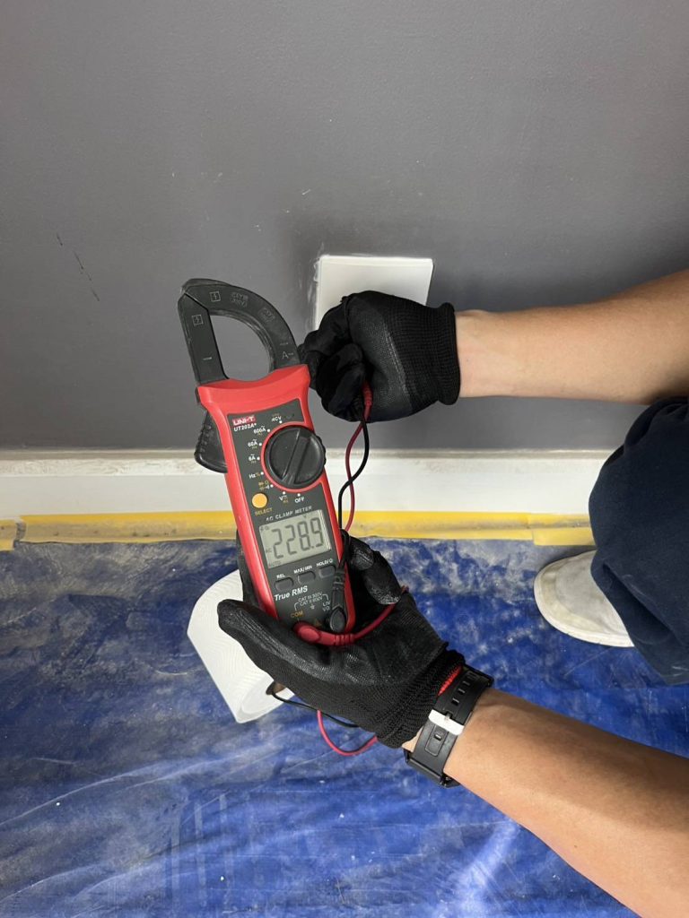 เช็กปลั๊กไฟ