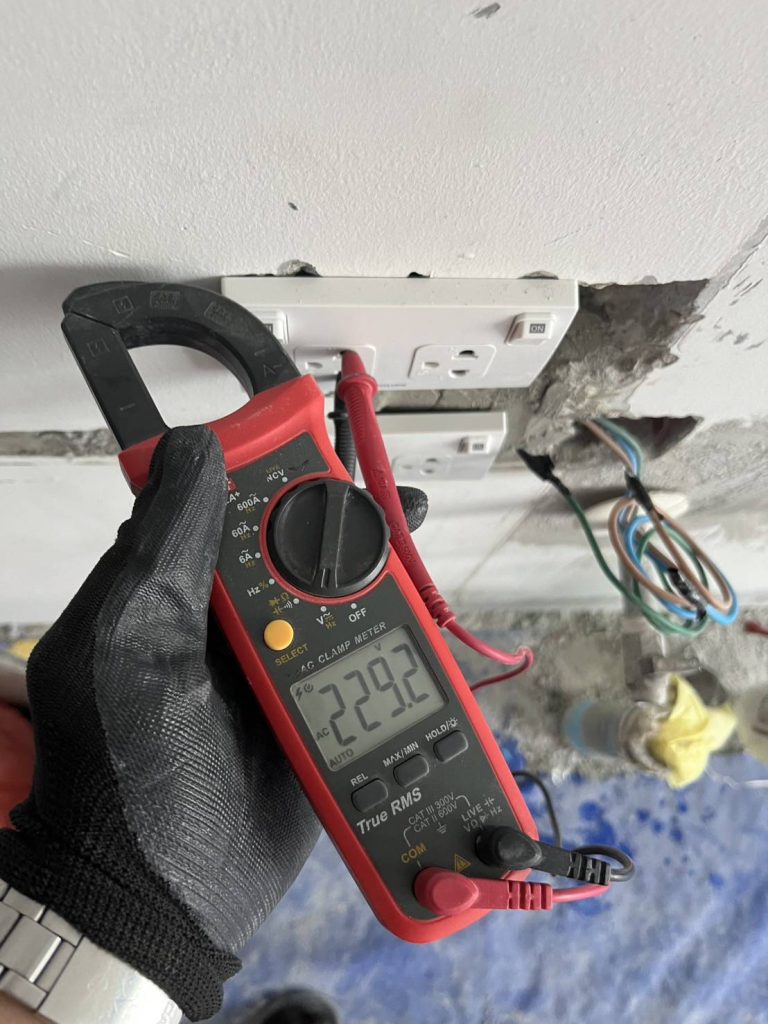 เช็กปลั๊กไฟ