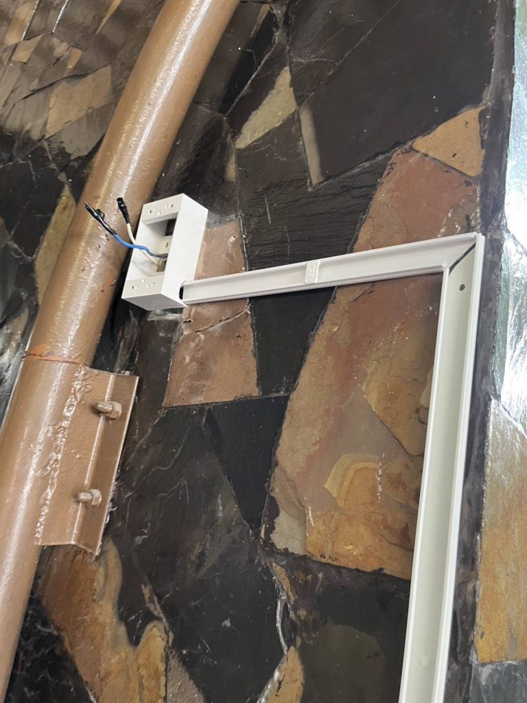 เดินสายติดตั้งปลั๊ก