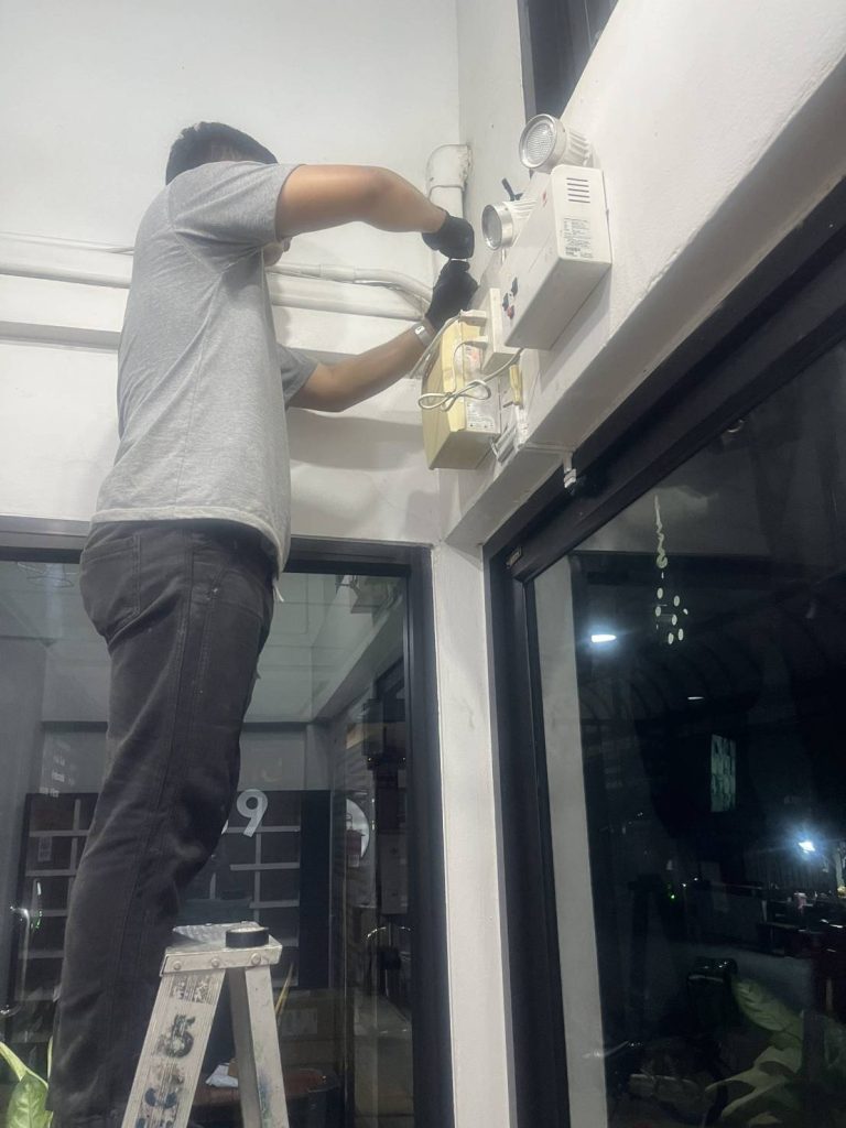 ตรวจเช็กตู้ไฟ