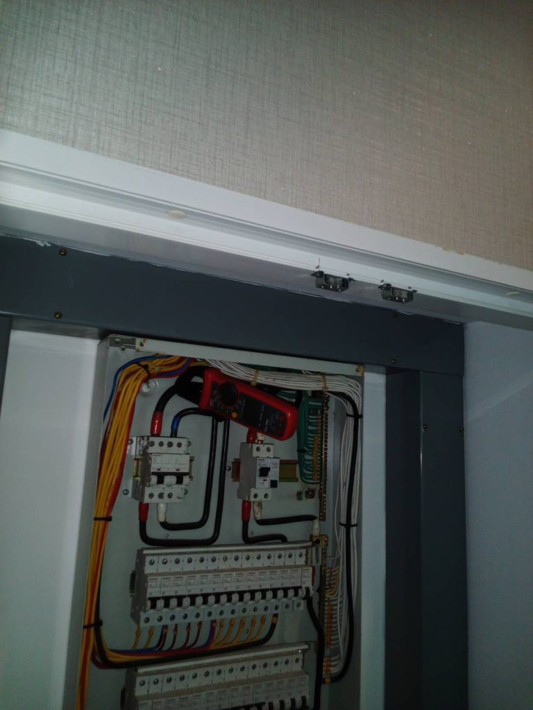 วัดไฟเมนเบรกเกอร์