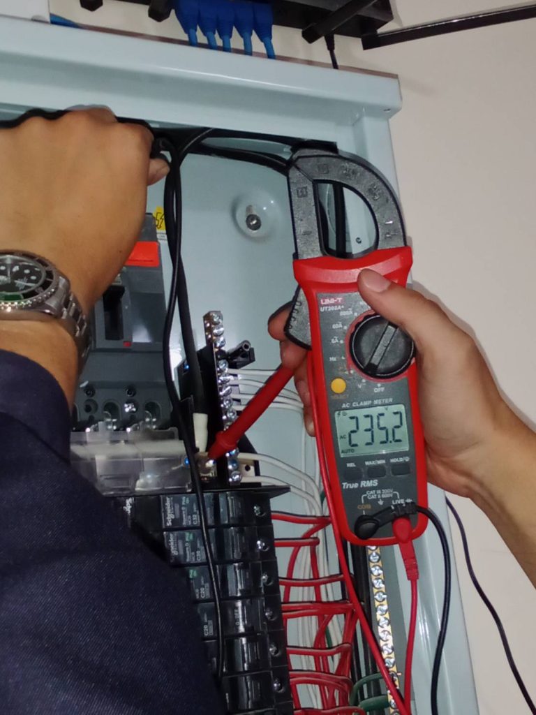 วัดไฟตู้โหลดเซ็นเตอร์