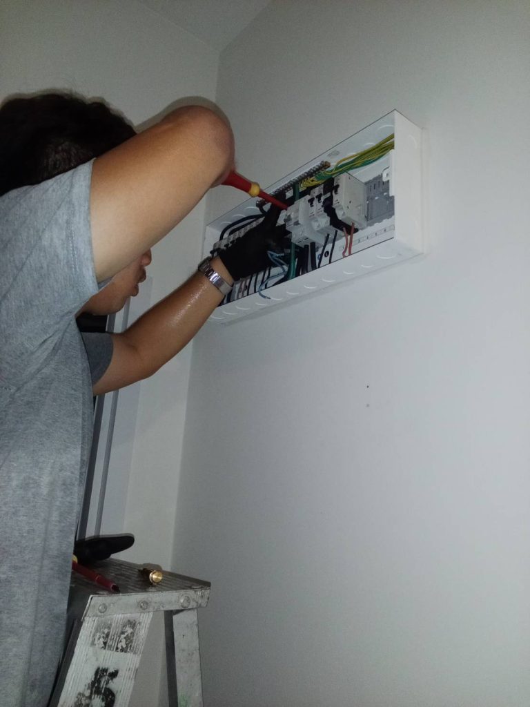 ตรวจเช็กตู้คอนซูมเมอร์