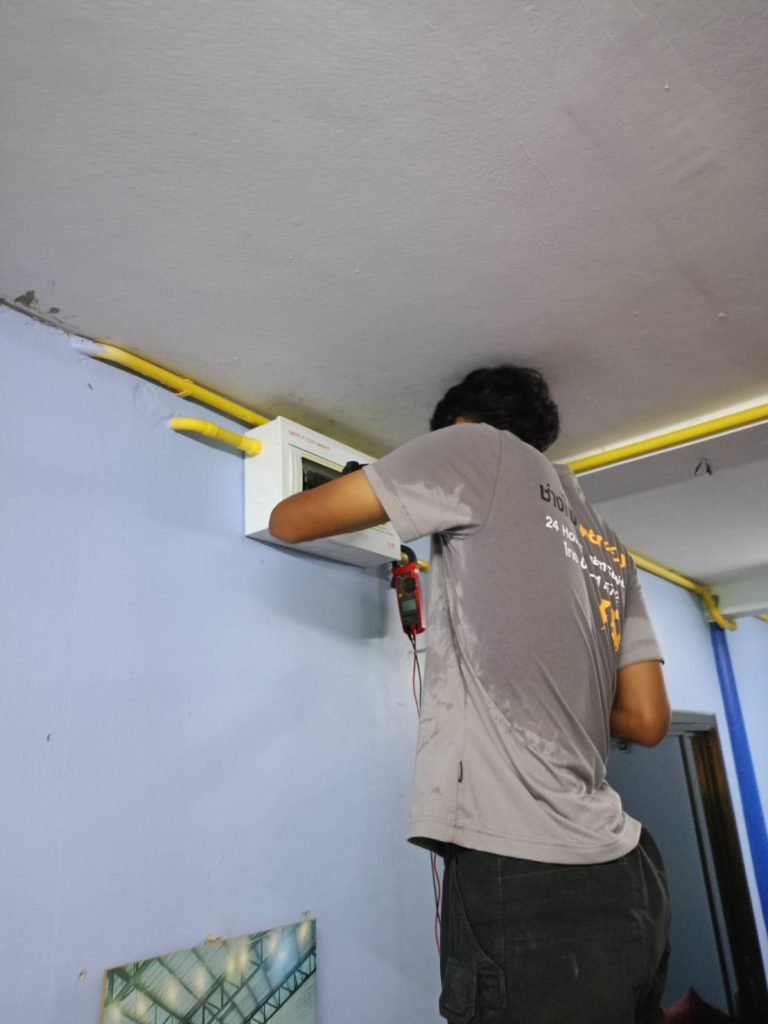 ซ่อมไฟหน้าตู้