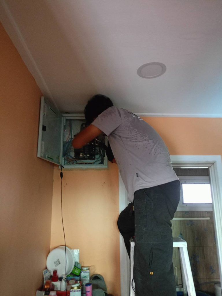 ซ่อมไฟหน้าตู้