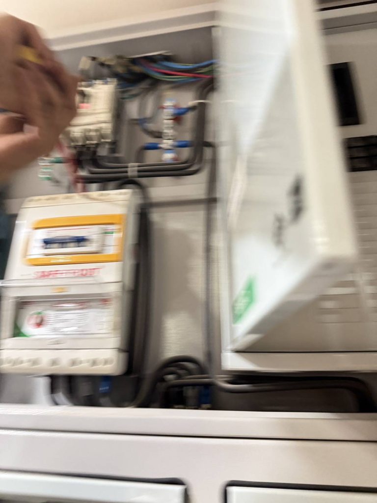 ตรวจเช็กตู้เมนไฟฟ้า