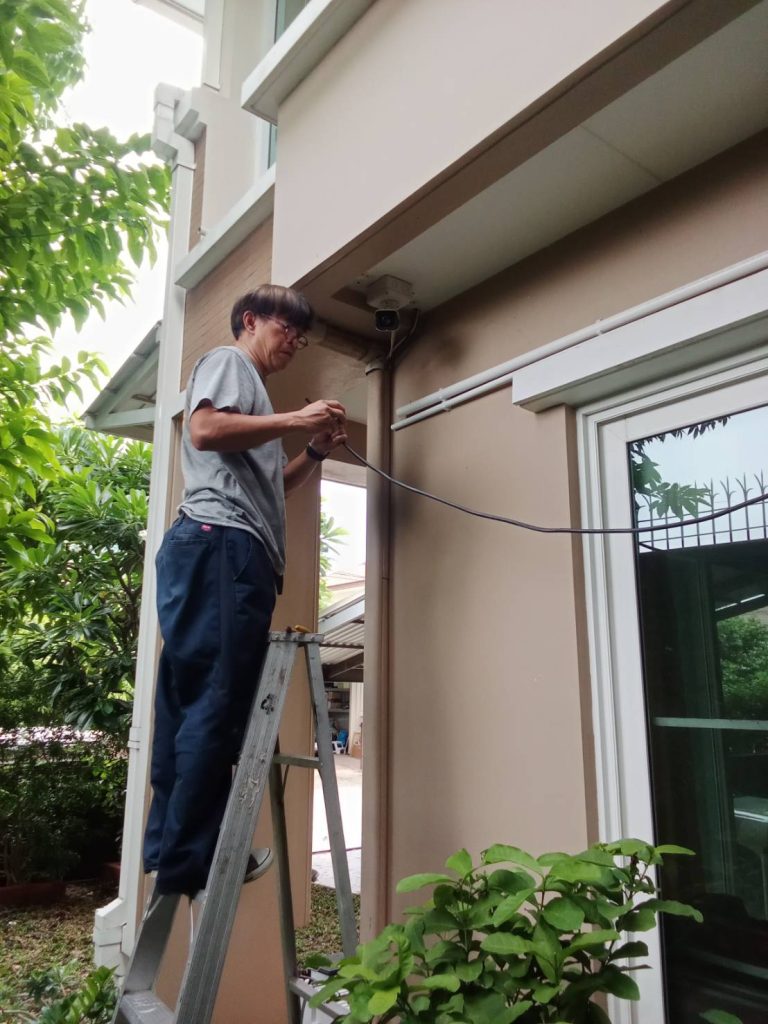 เดินท่อร้อยสายไฟ