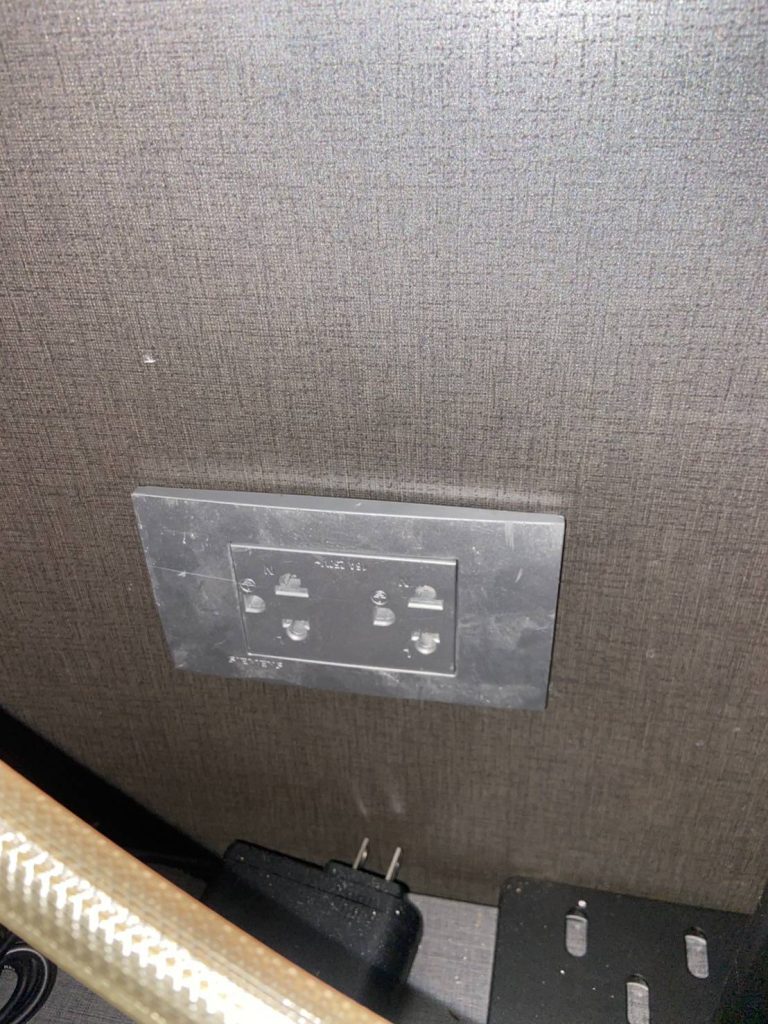 ตรวจเช็กปลั๊กไฟ