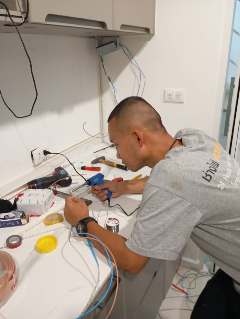 ติดตั้งไฟเส้น LED