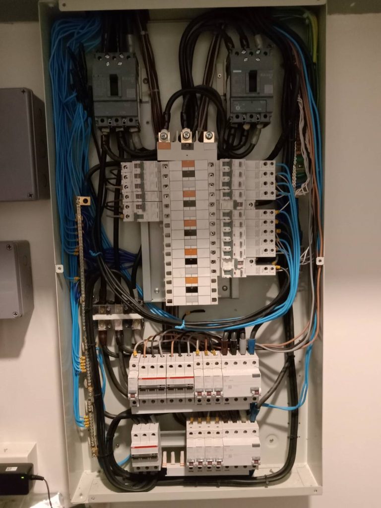 ตู้โหลดเซ็นเตอร์