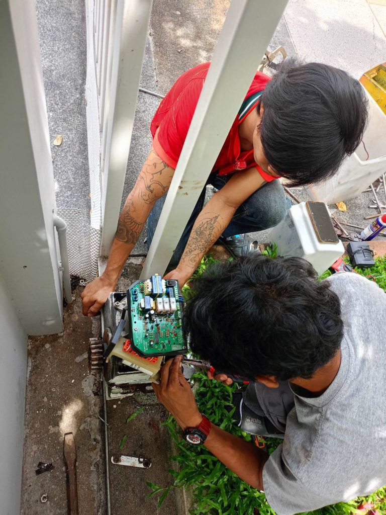 ติดตั้งมอเตอร์ประตูรีโมท