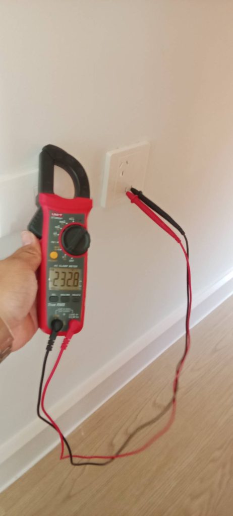 เช็กปลั๊กไฟ