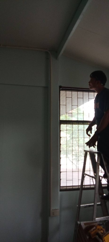 งานเดินท่อร้อยสายติดตั้งปลั๊ก