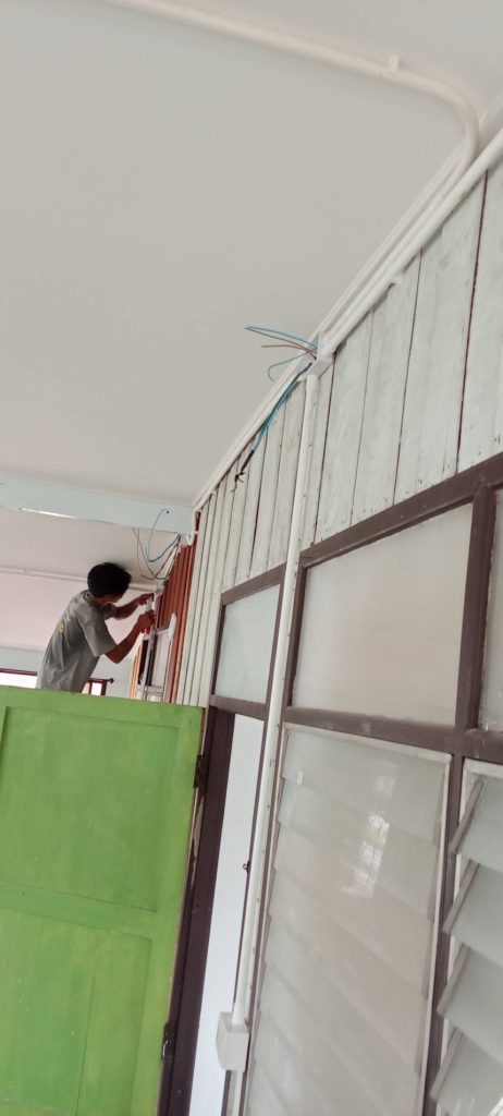 เดินท่อร้อยสายไฟ