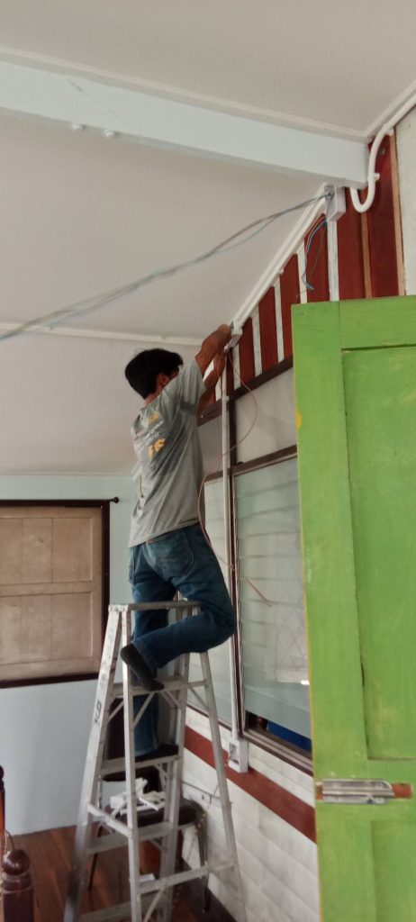 เดินท่อร้อยสายไฟ