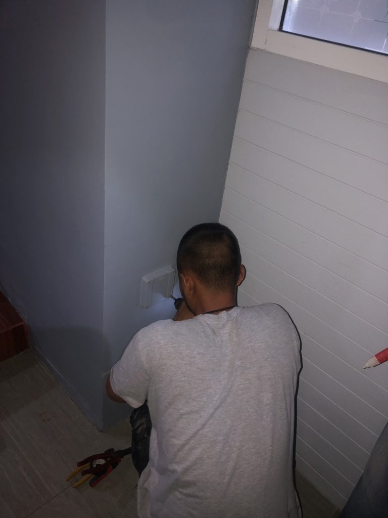 ตรวจเช็กกล่องพักสายไฟ