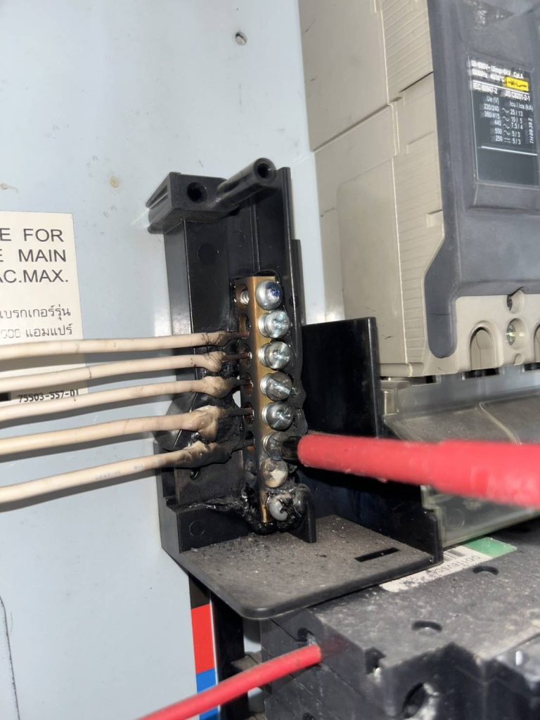 สายไฟช็อตไหม้