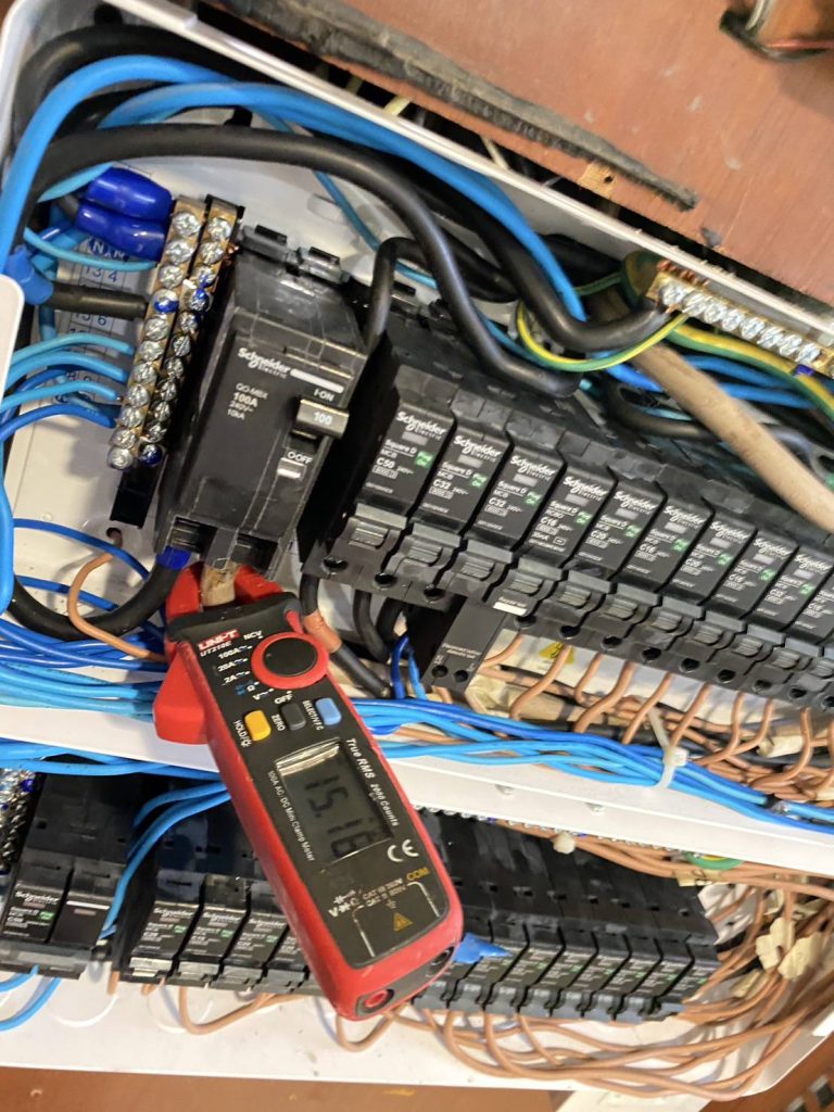 วัดไฟตู้คอนซูมเมอร์