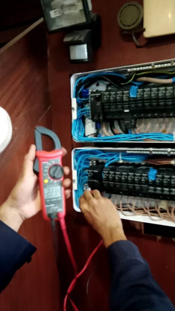 วัดไฟตู้คอนซูมเมอร์