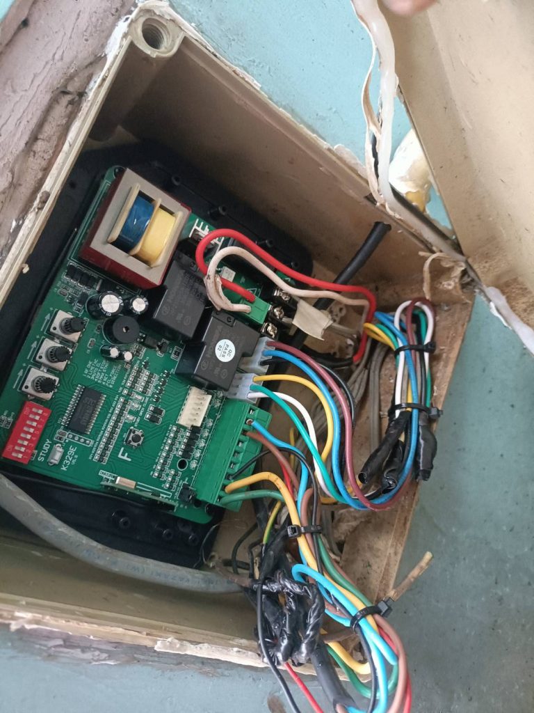 แผงวงจรมอเตอร์ประตูรีโมท