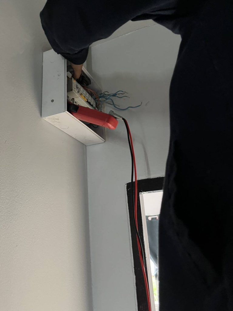 วัดไฟตู้คอนซูมเมอร์