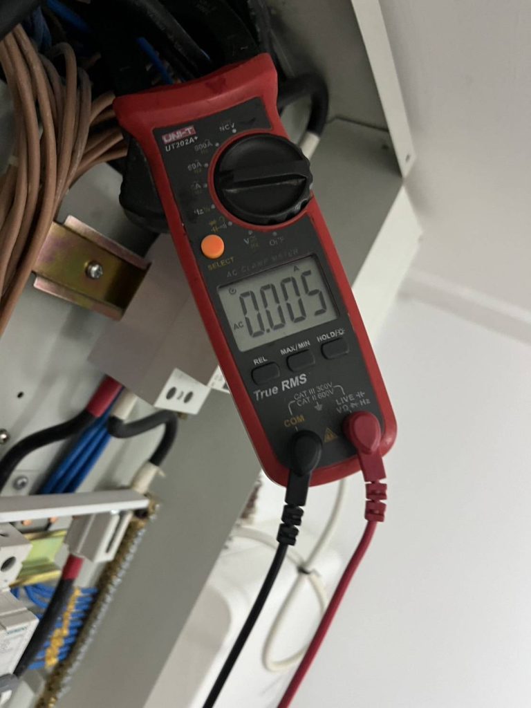 วัดไฟตู้โหลด