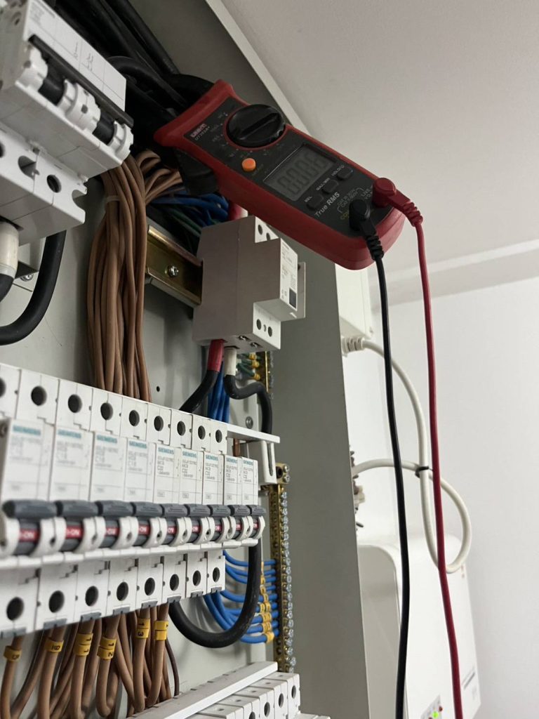 วัดไฟตู้โหลด