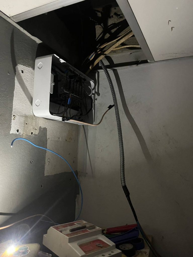 เดินสายไฟเข้าตู้คอนซูมเมอร์