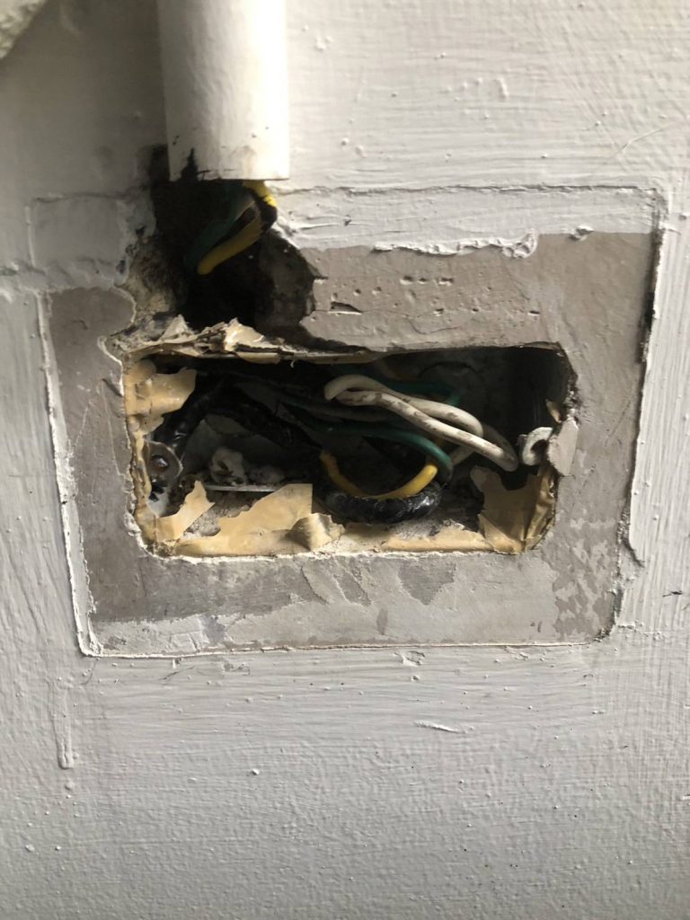 จุดติดตั้งปลั๊กไฟ