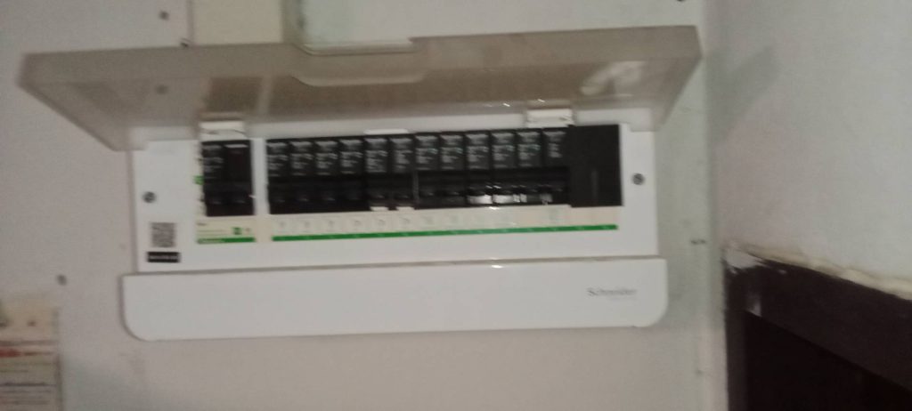 ตู้คอนซูมเมอร์