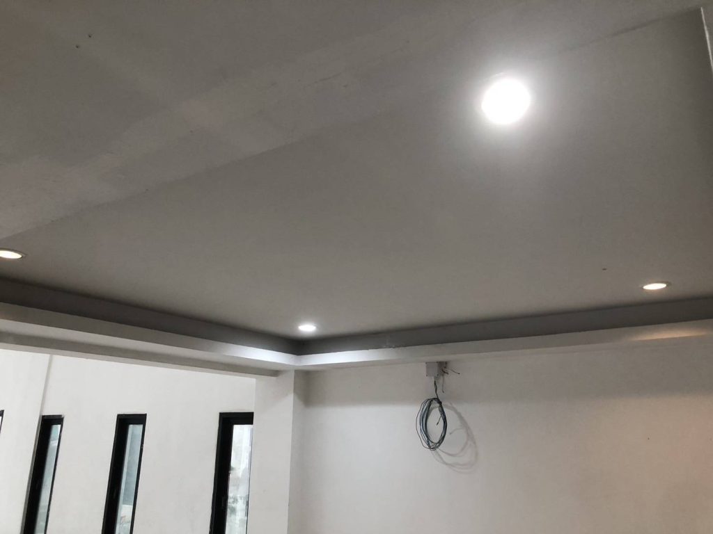 สายไฟรอการติดตั้ง