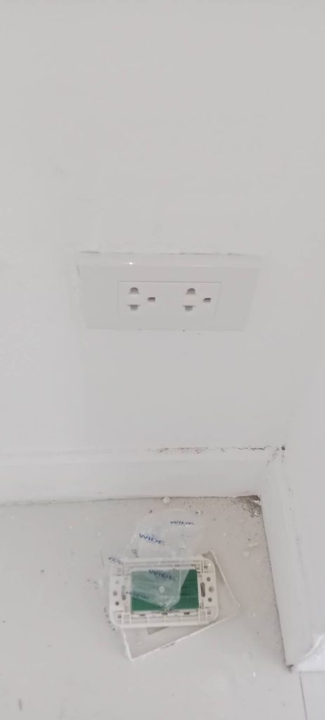 ติดตั้งปลั๊กไฟ