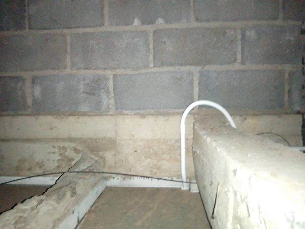 เดินท่อร้อยสายไฟติดตั้งปลั๊ก