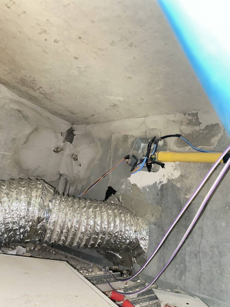 แนวสายไฟบนฝ้า