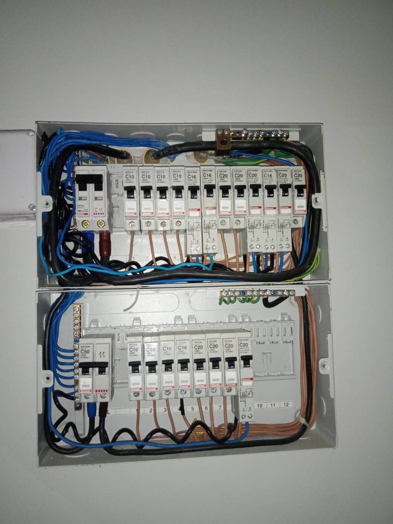 ตู้คอนซูมเมอร์2ชั้น