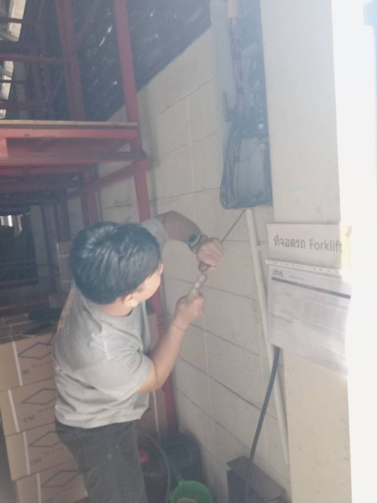 ซ่อมไฟหน้าตู้