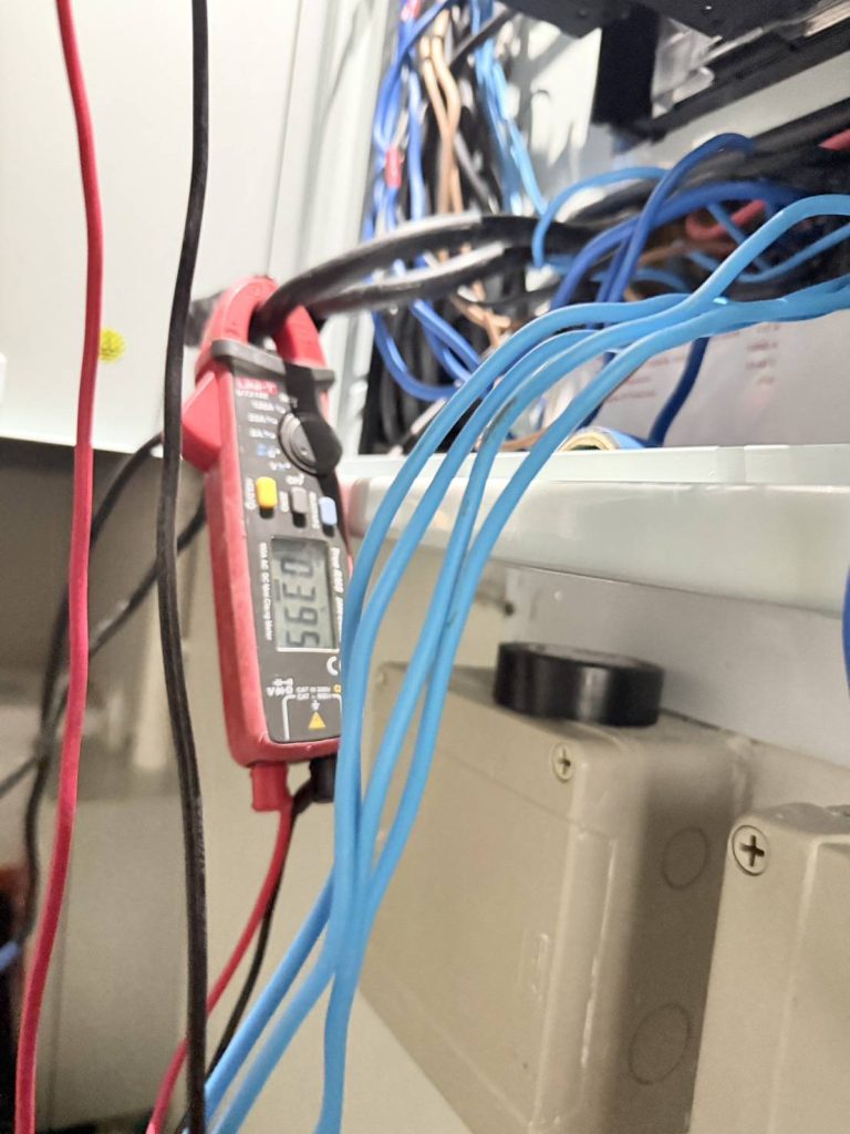 วัดไฟตู้โหลดเซ็นเตอร์