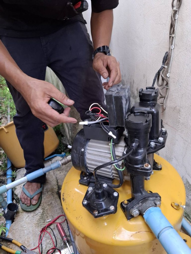 ซ่อมปั๊มน้ำ